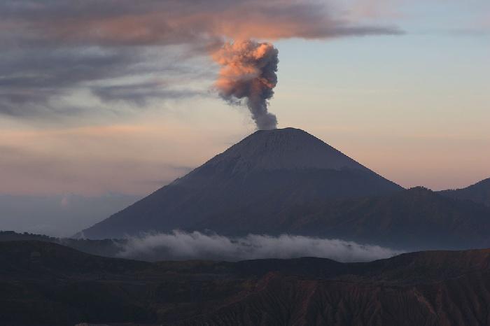 semeru_java_mrietze_cc
