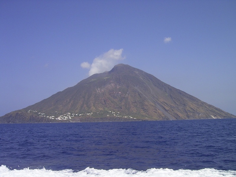 Stromboli_cc_denisbarthel